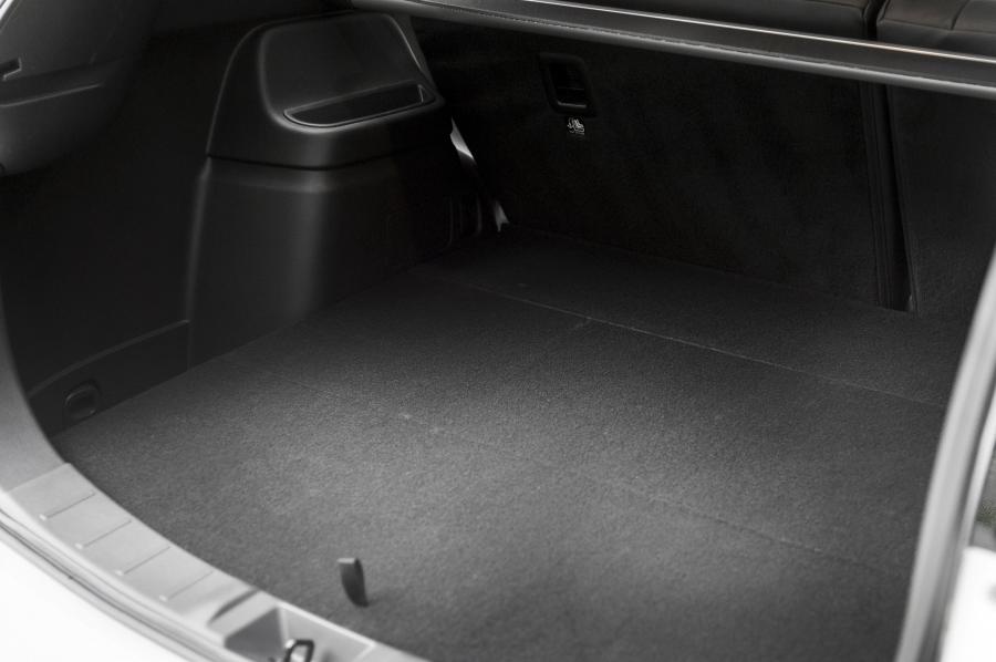 Багажник Mitsubishi Outlander PHEV 2015 года  (UK) (фото 31 из 31)